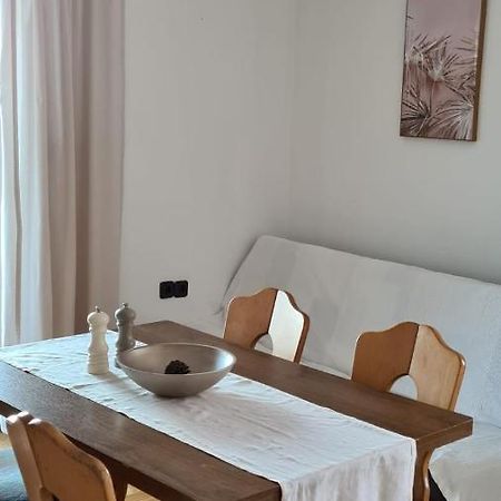 Apartmani Jelena เพทรอซาเน ภายนอก รูปภาพ