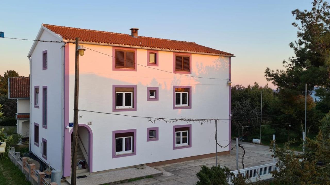 Apartmani Jelena เพทรอซาเน ภายนอก รูปภาพ
