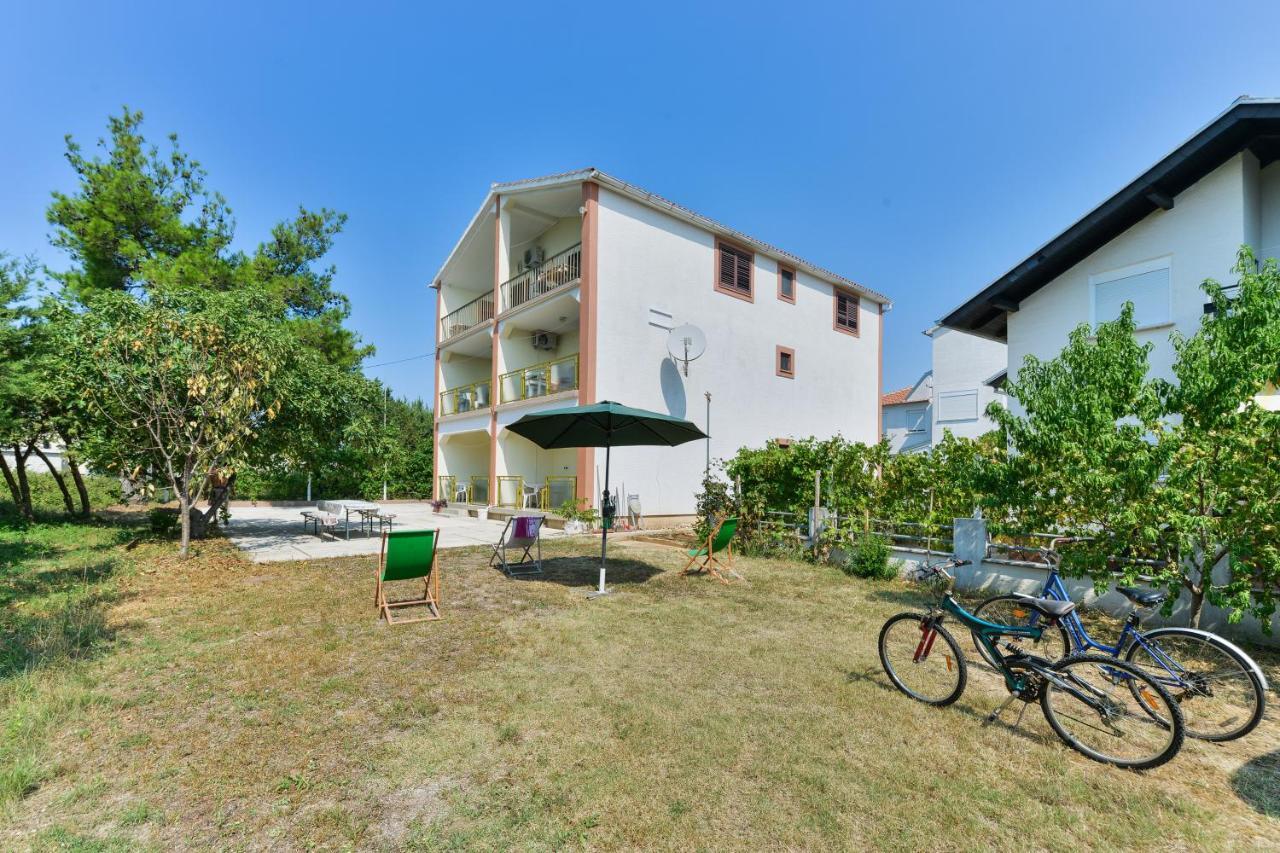 Apartmani Jelena เพทรอซาเน ภายนอก รูปภาพ